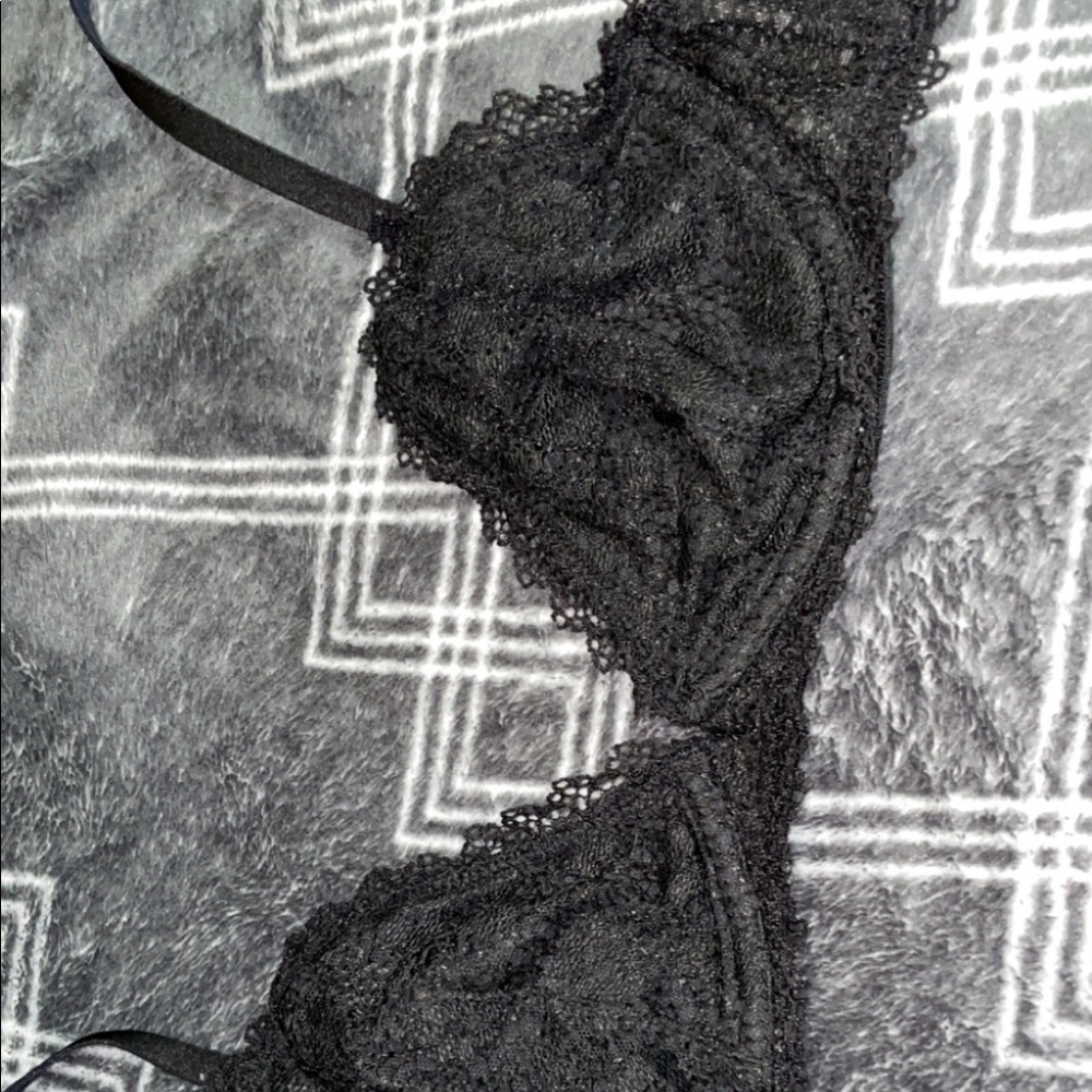 Black lace underwire Victoria secrets bra